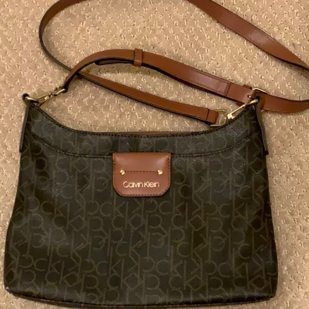 Calvin Klein shoulder bag with bonus pouch